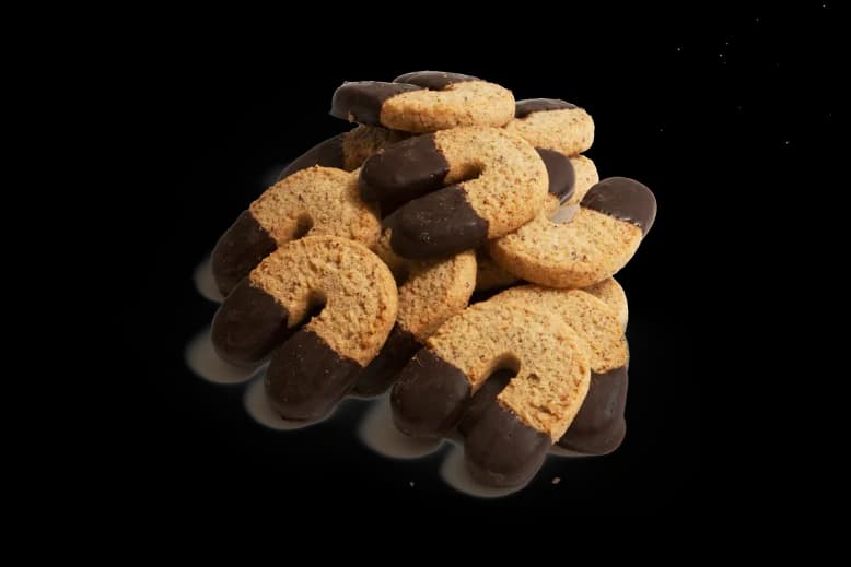 Chocolate Nut Horseshoe